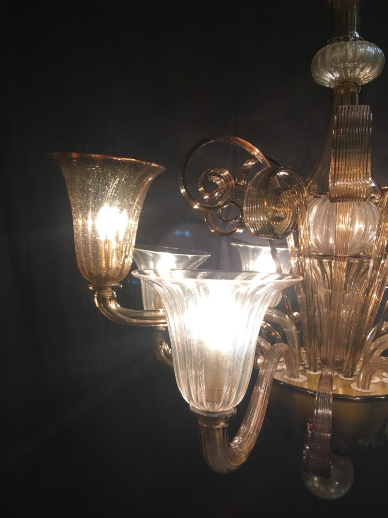 Lampadario ditta Cesare Toso color ocra e bianco trasparente 1970 Murano. - immagine 2