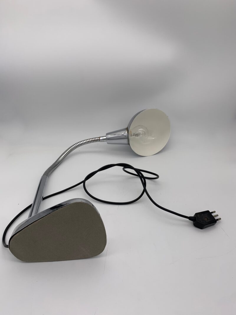 Lampada da tavolo vintage attribuita a reggiani - immagine 5
