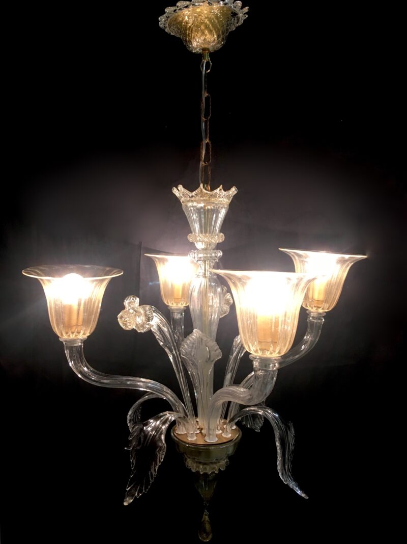 4°luci cristallo + foglia oro; h 67cm (con allungo 94 cm), larg. 61 cm.