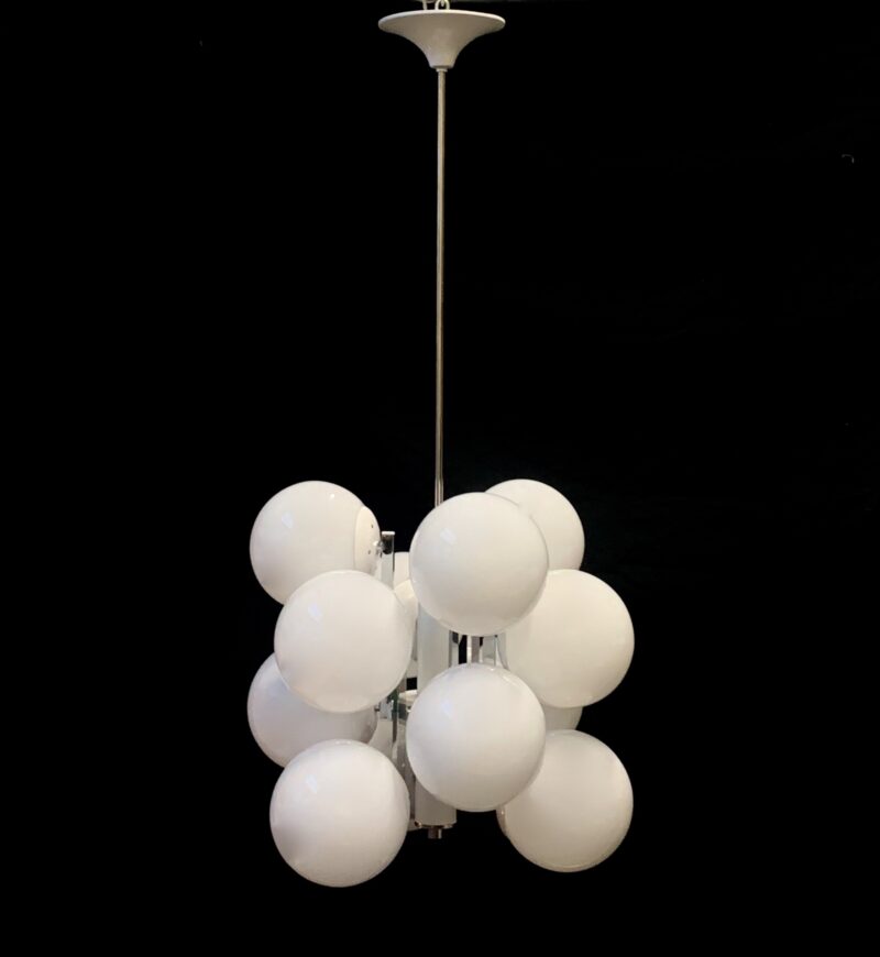 12° luci bianco; h 108 cm, larg. 50 cm.