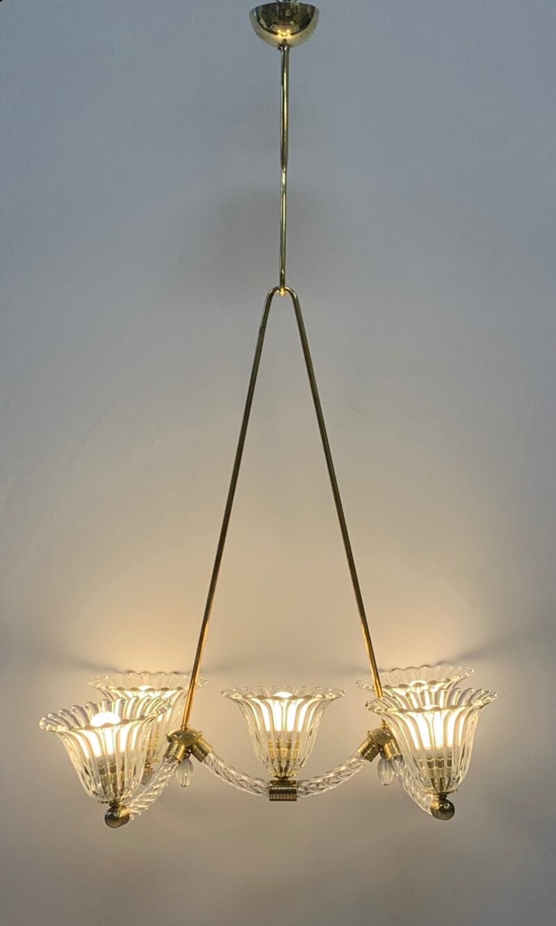 5°luci cristallo con coppe all'in su; h 120 cm, larg. 62 cm, spess. 50 cm.