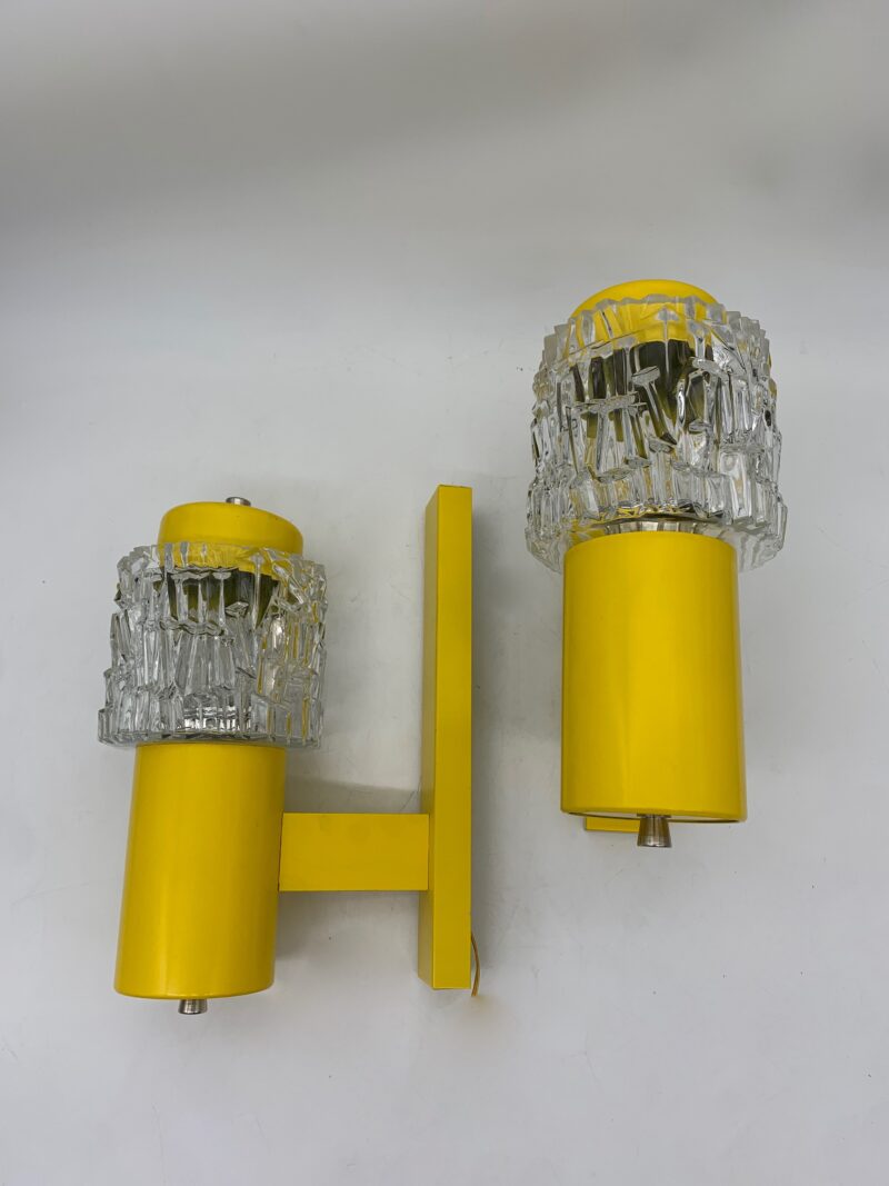 Torce gialle di ghiaccio; h 29,5 cm, larg. 14 cm, 20 cm