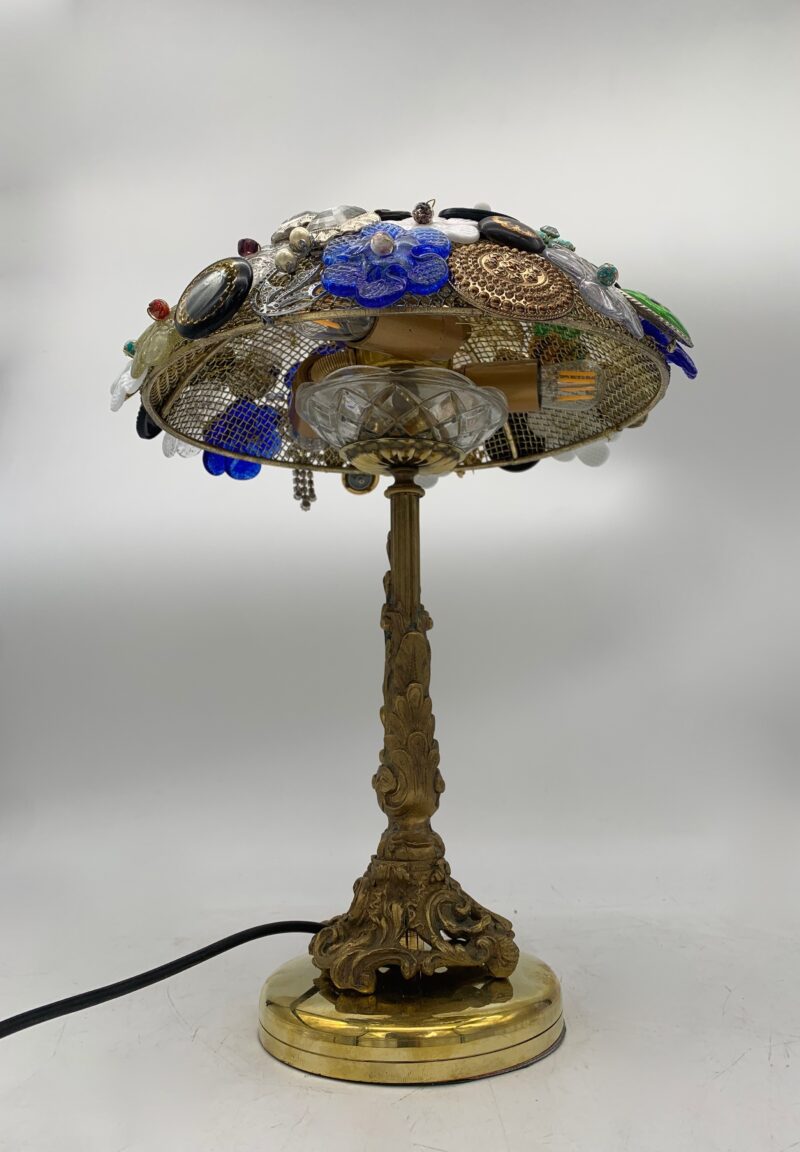 lampada da tavolo di lusso in bronzo con vetri di Murano e bigiotteria d'epoca - immagine 2