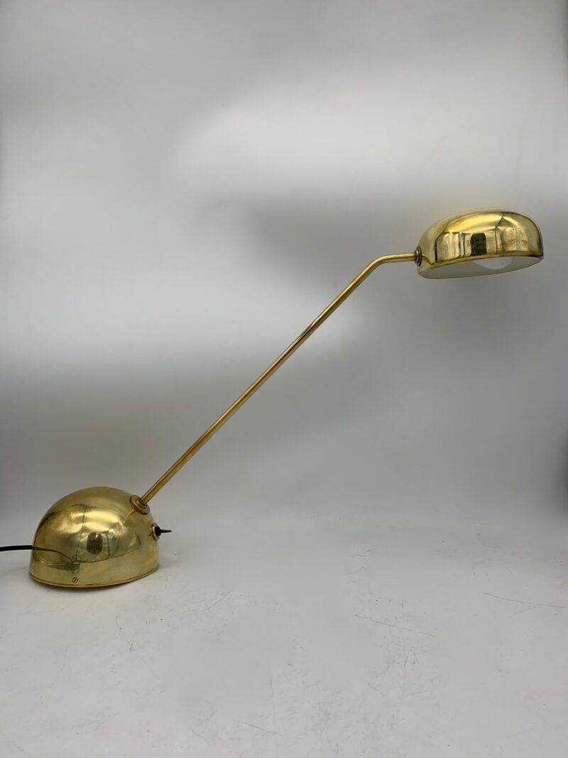 Lampada da tavolo in in ottone restaurata made in italy
